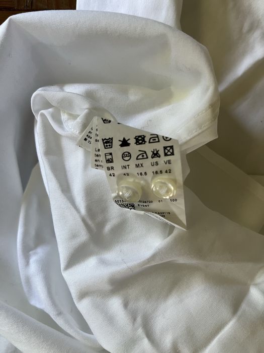 Camisa branca para botões de punho da Boss