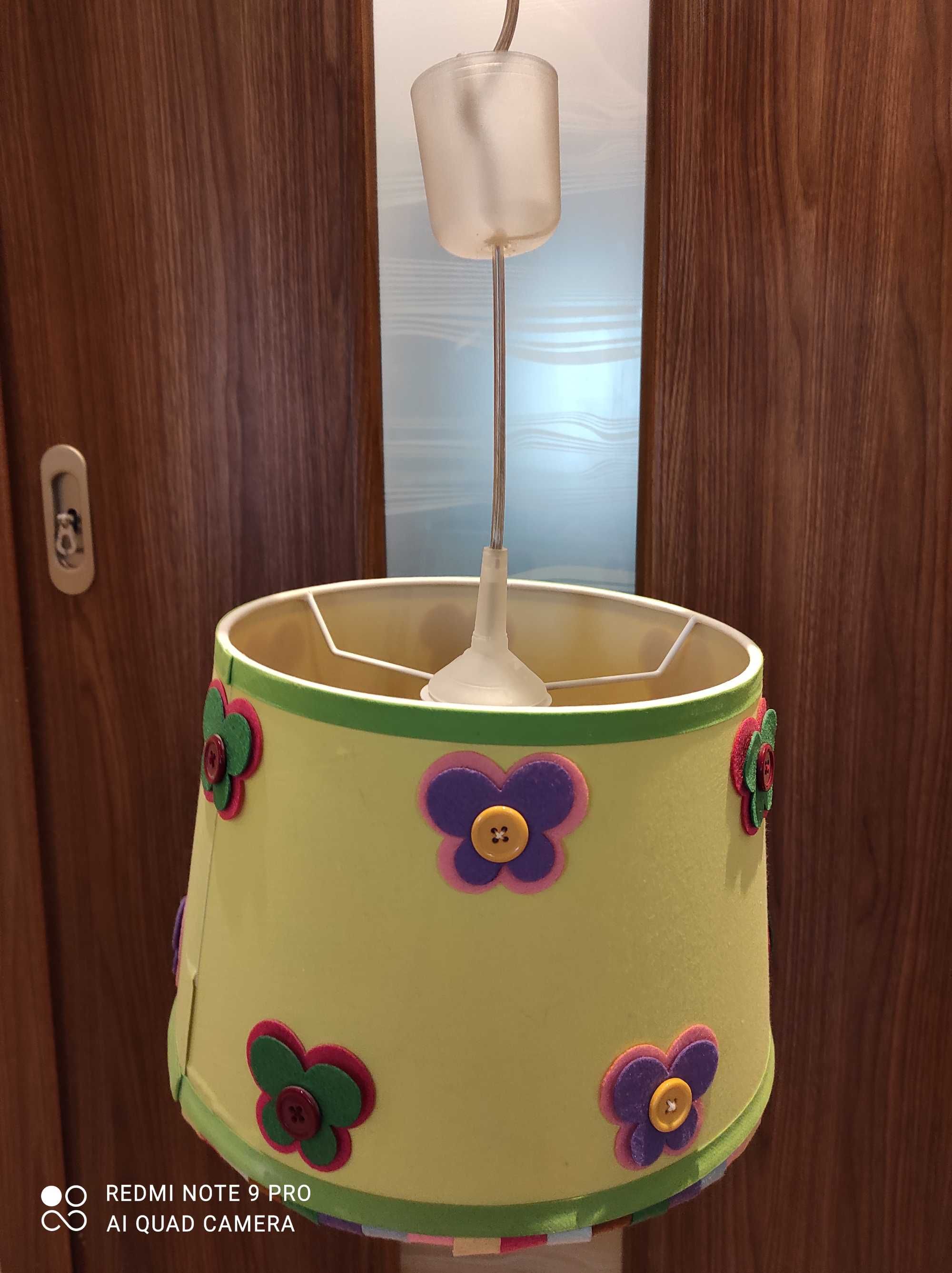 lampa sufitowa - abażur w kolorowe kwiaty do pokoju dziecka