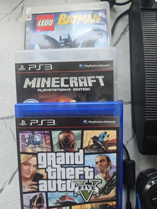 Konsola PS3 z kamerą i 5 grami