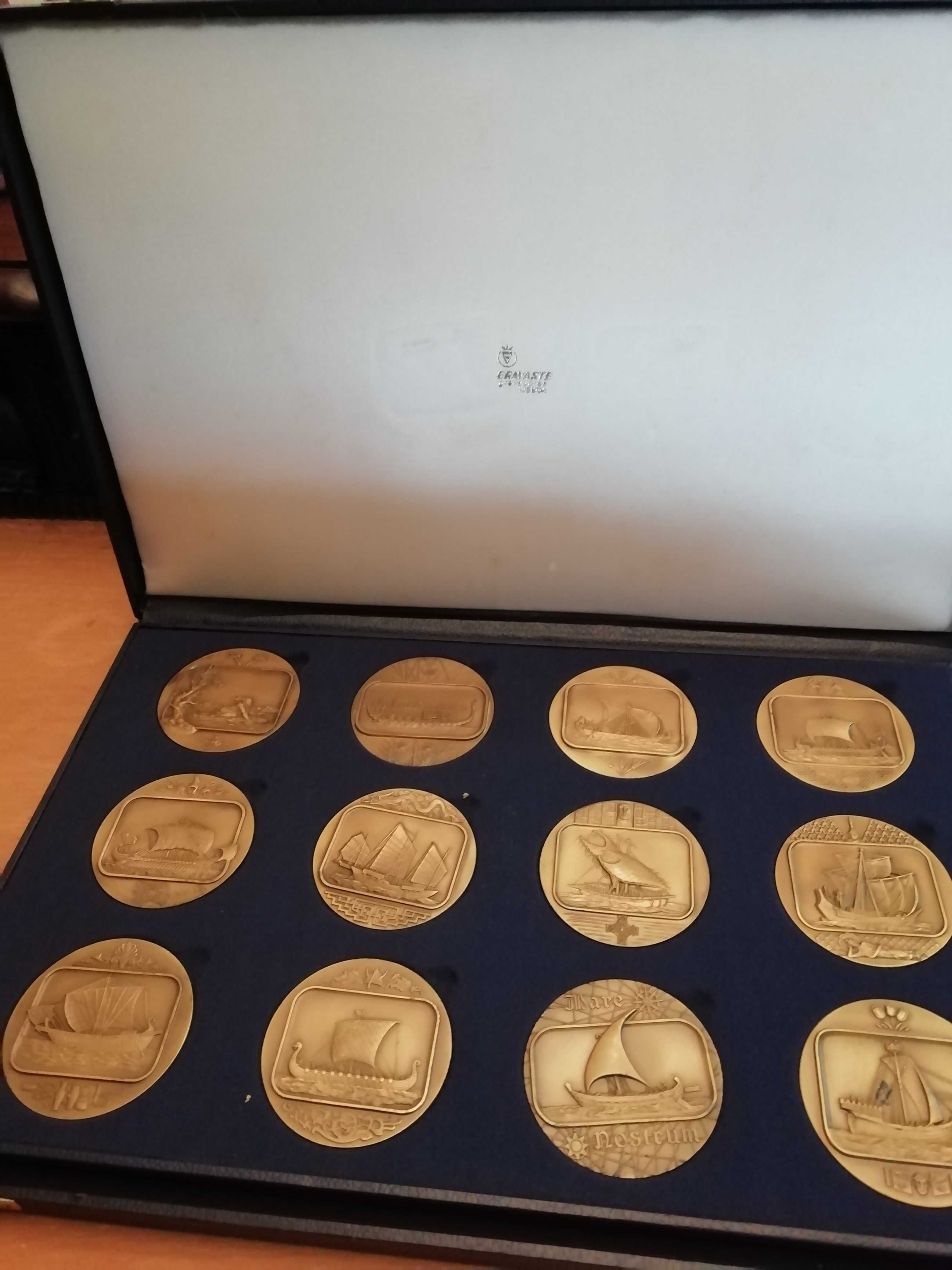 Embarcações famosas e Descobrimentos Portugueses- 2 Lotes de medalhas