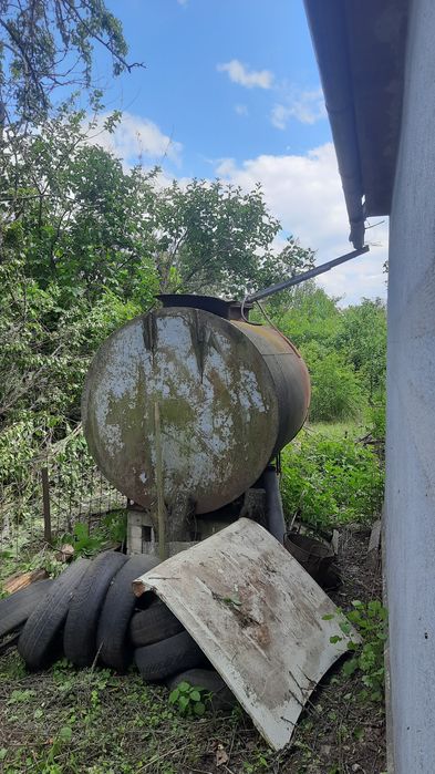 Продам металеву бочку. Договірна ціна.