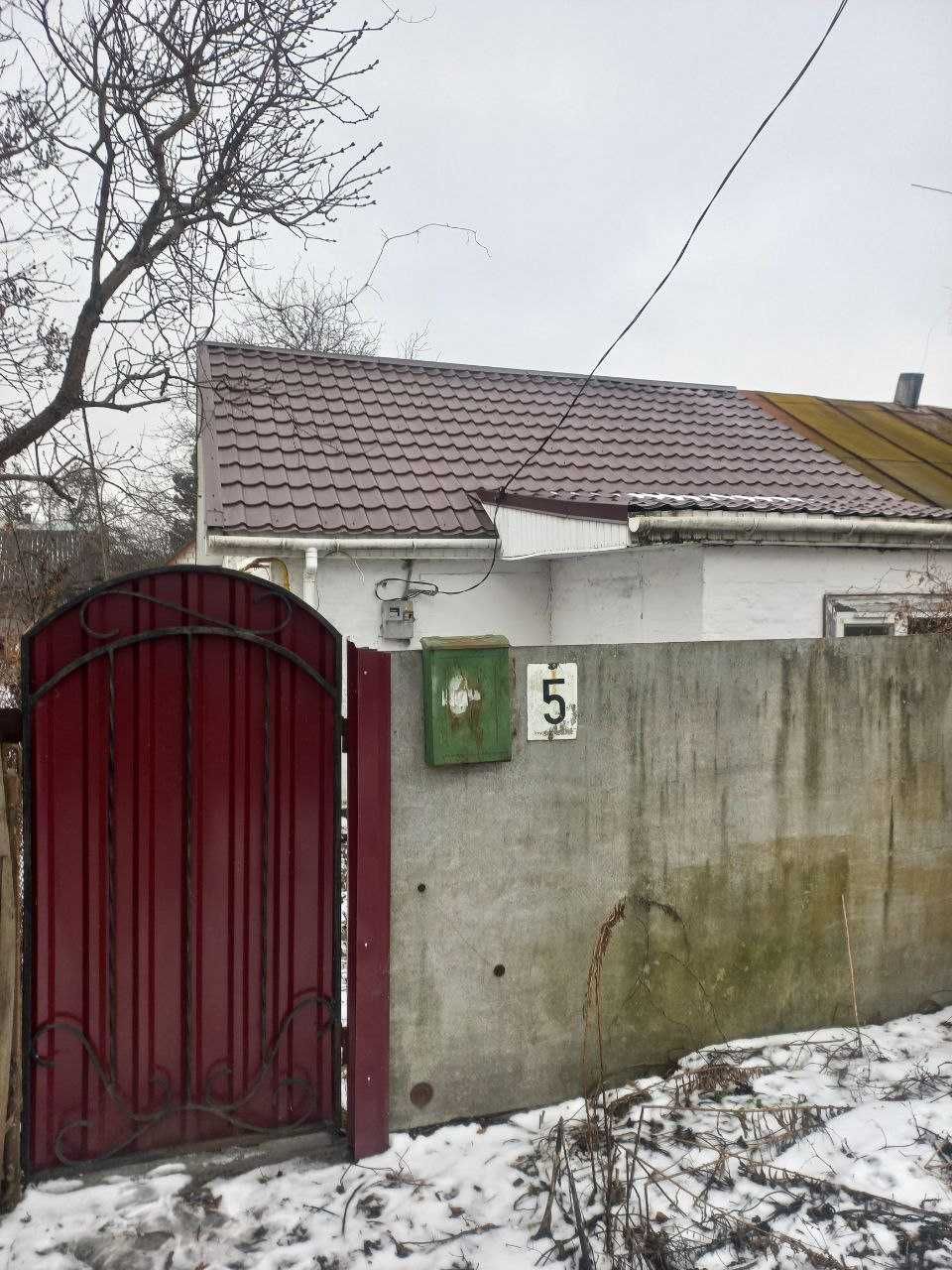 Продається 1/2 будинку в р-н Станції "Сміла"