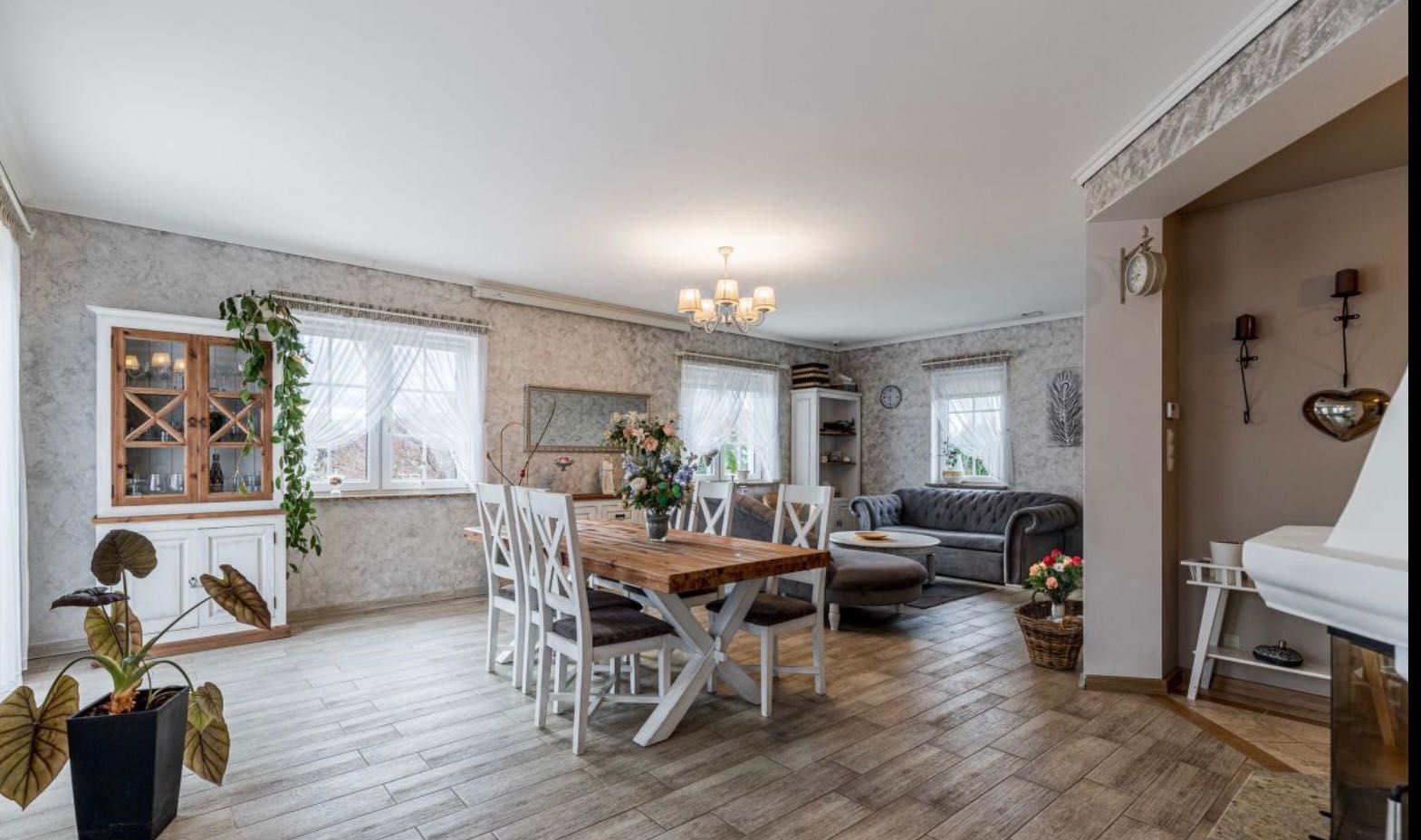 Nowoczesny dom 141 m², działka 12 arów – 20 min od Wrocławia