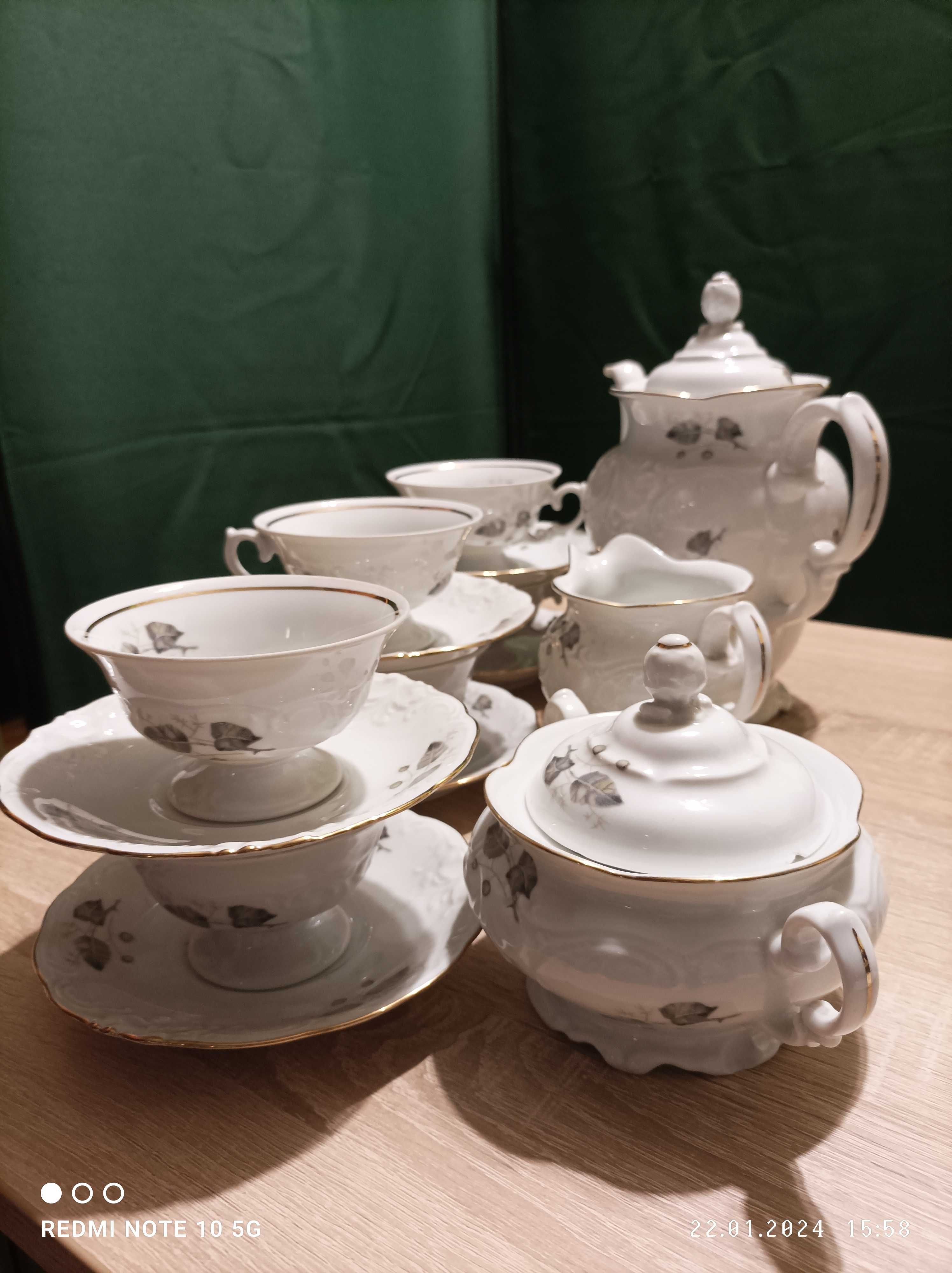 Serwis kawowy z białej porcelany, na 6 osób, wzór liście, Wawel