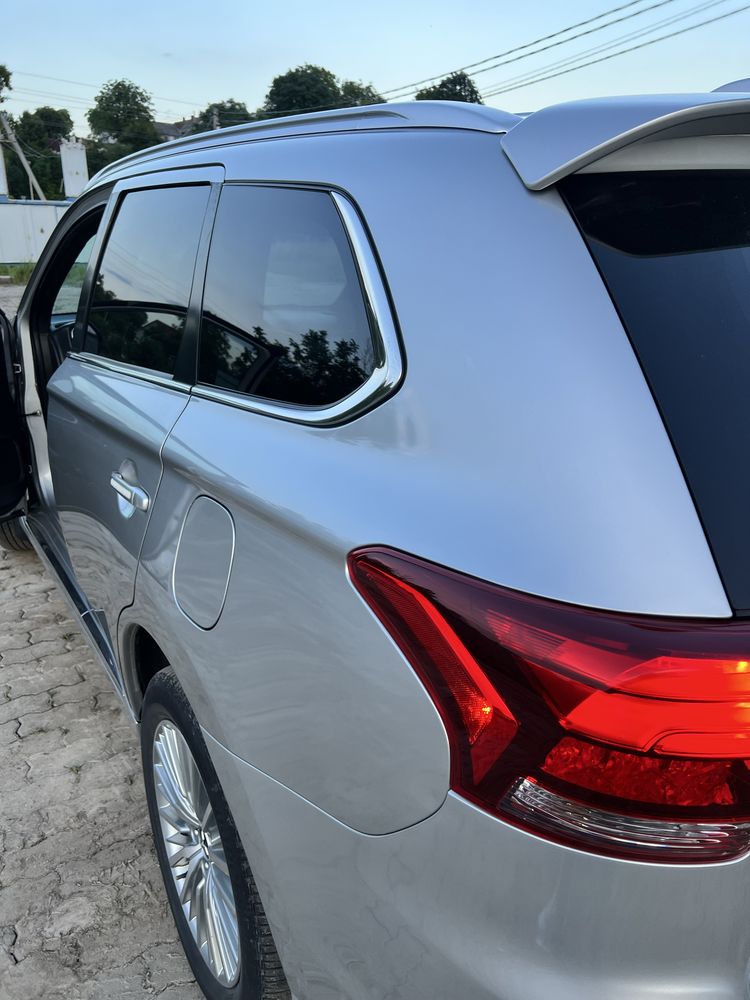 Mitsubishi outlander phev 2019 SEL 2.0