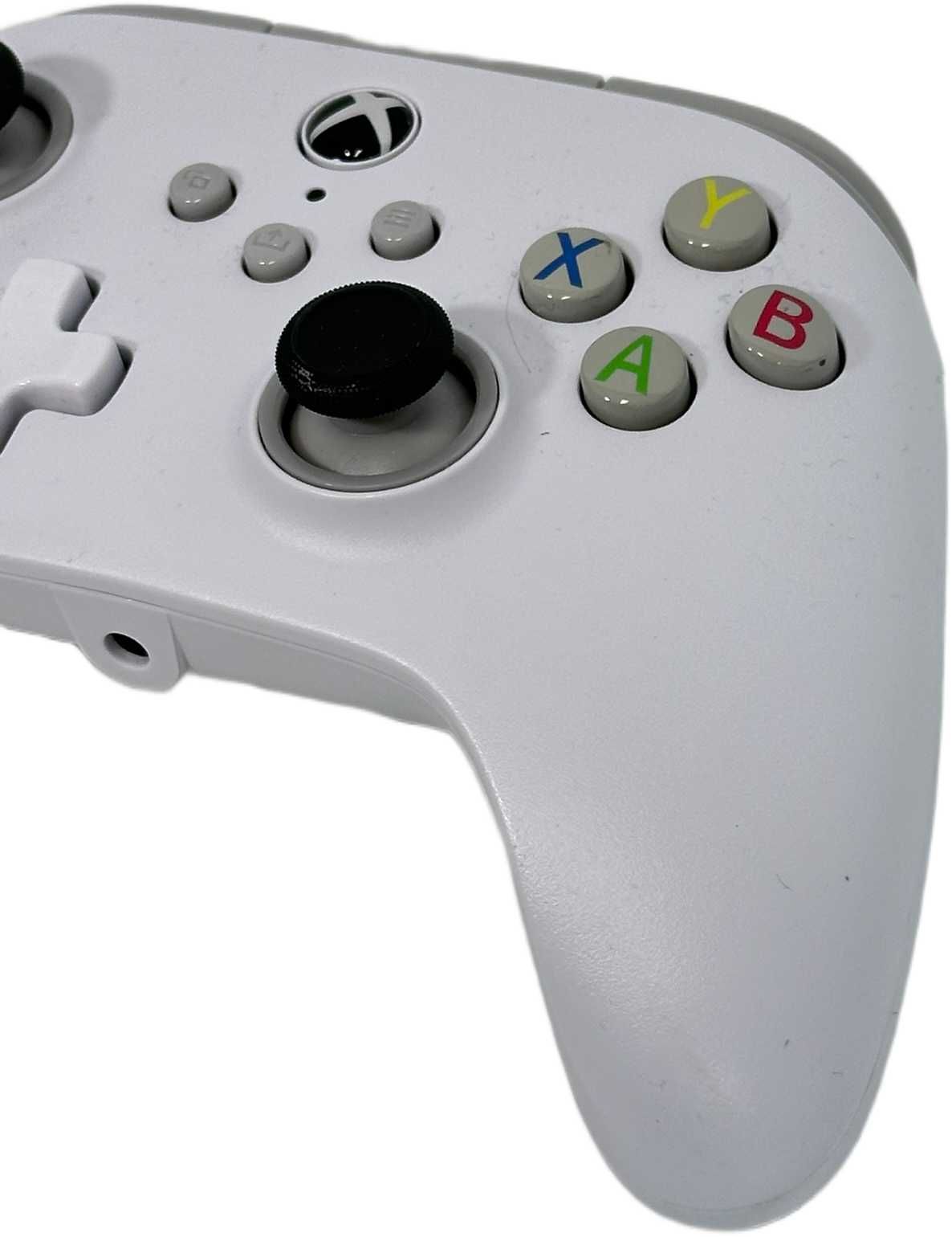 Pad przewodowy PowerA do Xbox Series X/S/One biały