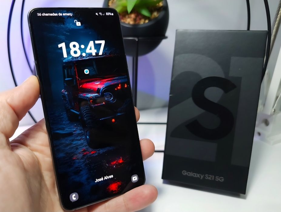 Samsung Galaxy S21 5G (128GB) + Samsung Galaxy Watch Active