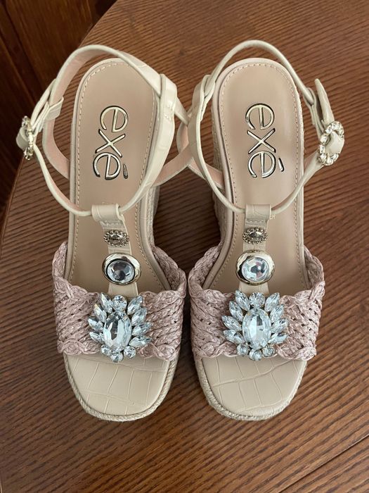 Sandálias de cunha exë