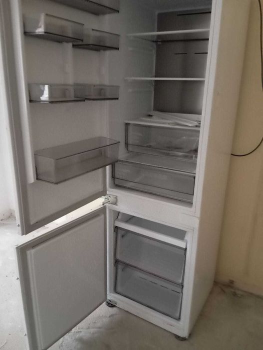 Lodówka do zabudowy Samsung BRB26703EWW noweczesna bardzo pojemna