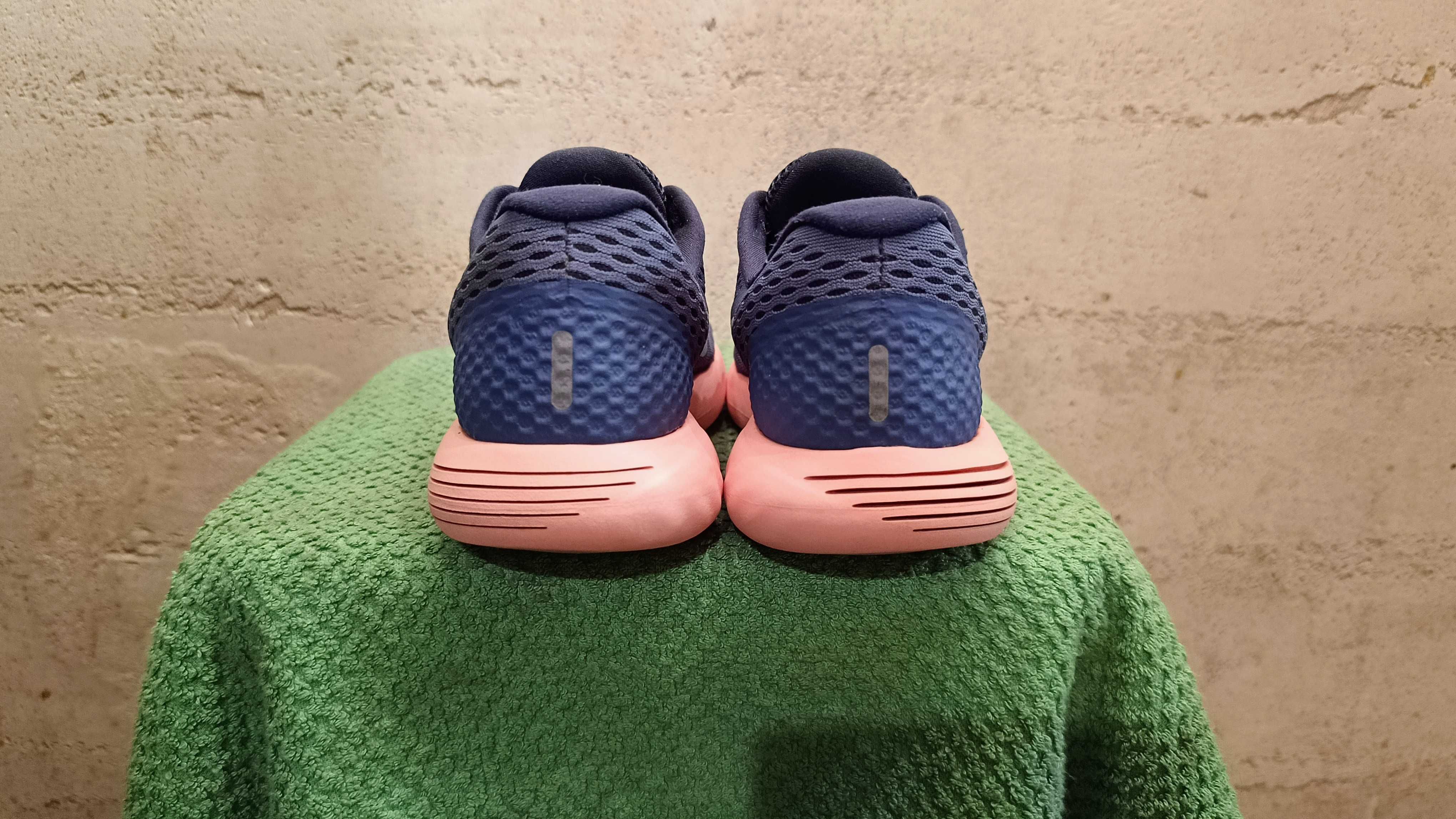 Sneakersy NIKE LUNARGLIDE 8 r.39 stan bardzo dobry