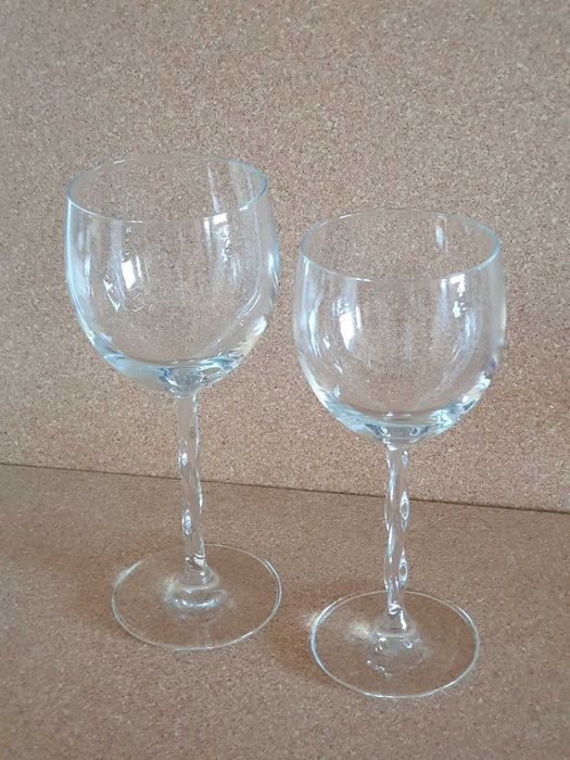 Copos de vidro pé alto - água e vinho