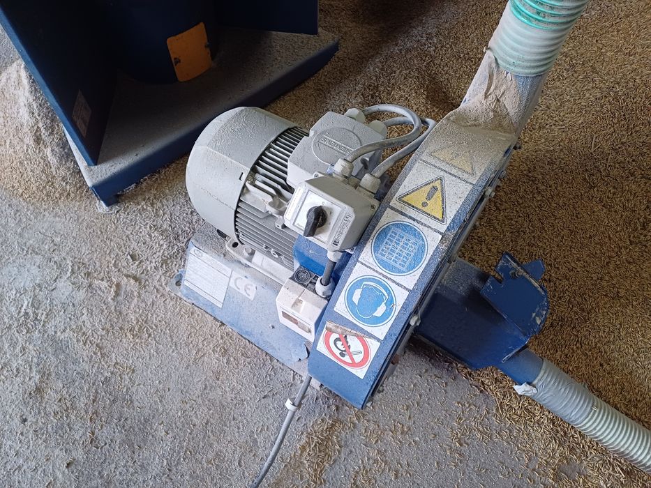 Mieszalnik Śrutownik ssaco-tłoczący 11KW Dozamech odolanów