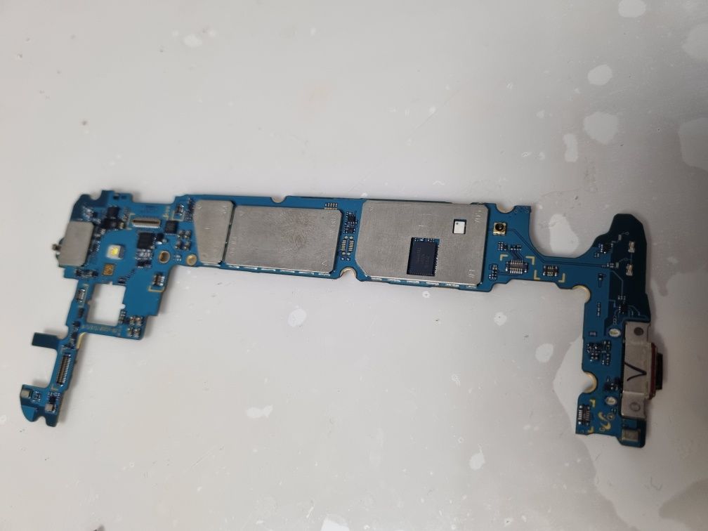 Samsung a520 самсунг а520 по запчастям