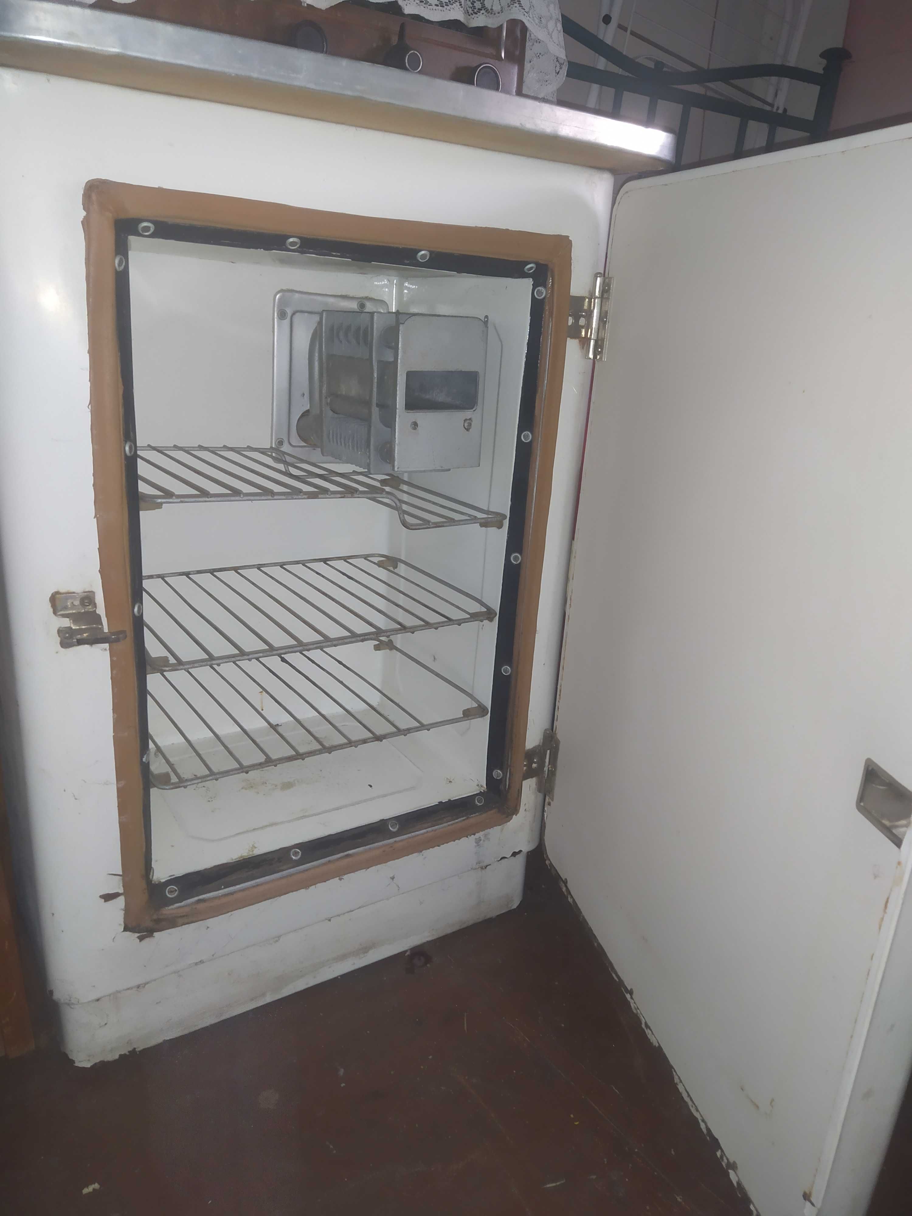 Абсорбционный безкомпрессорный холодильник
