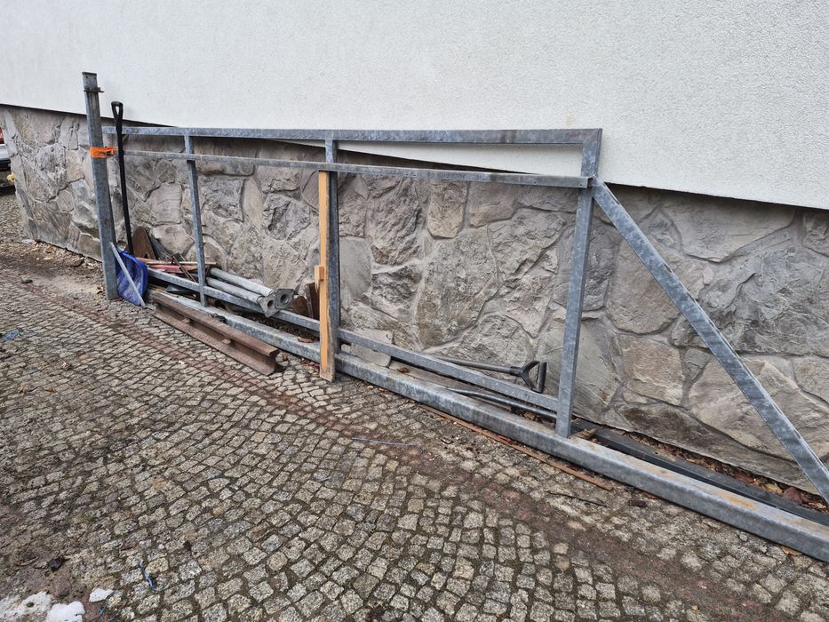 Brama wjazdowa przesuwna 4mb