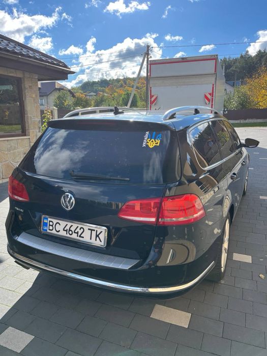 Автомобіль машина пасат б7 Passat B7