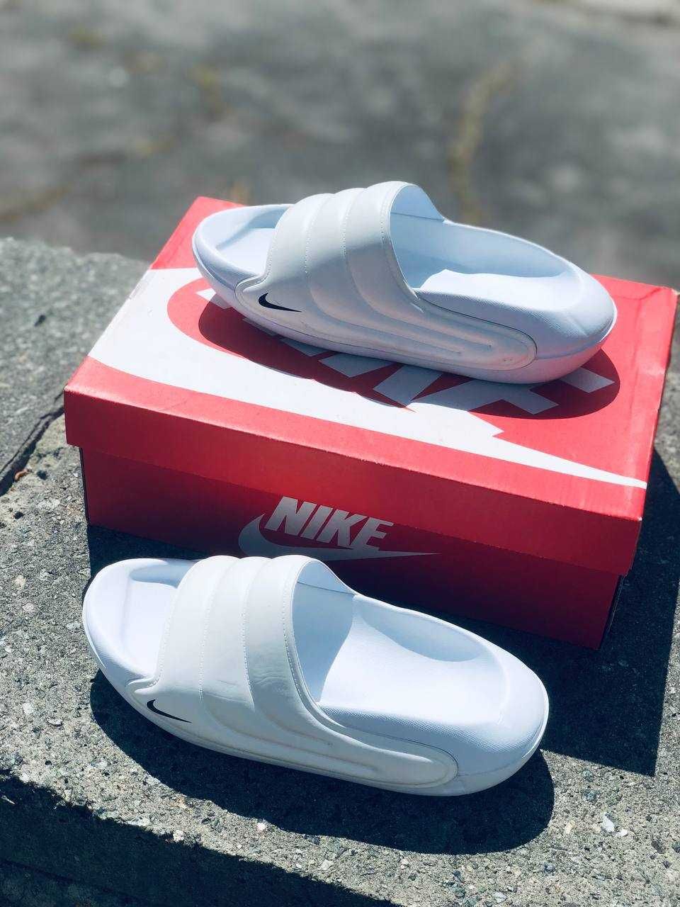 Шльопанці Nike Calm Slide жіночі курортні Light White. Тапочки Найк
