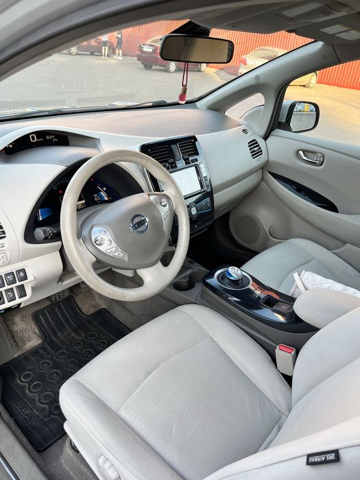 Nissan Leaf Ніссан ліф