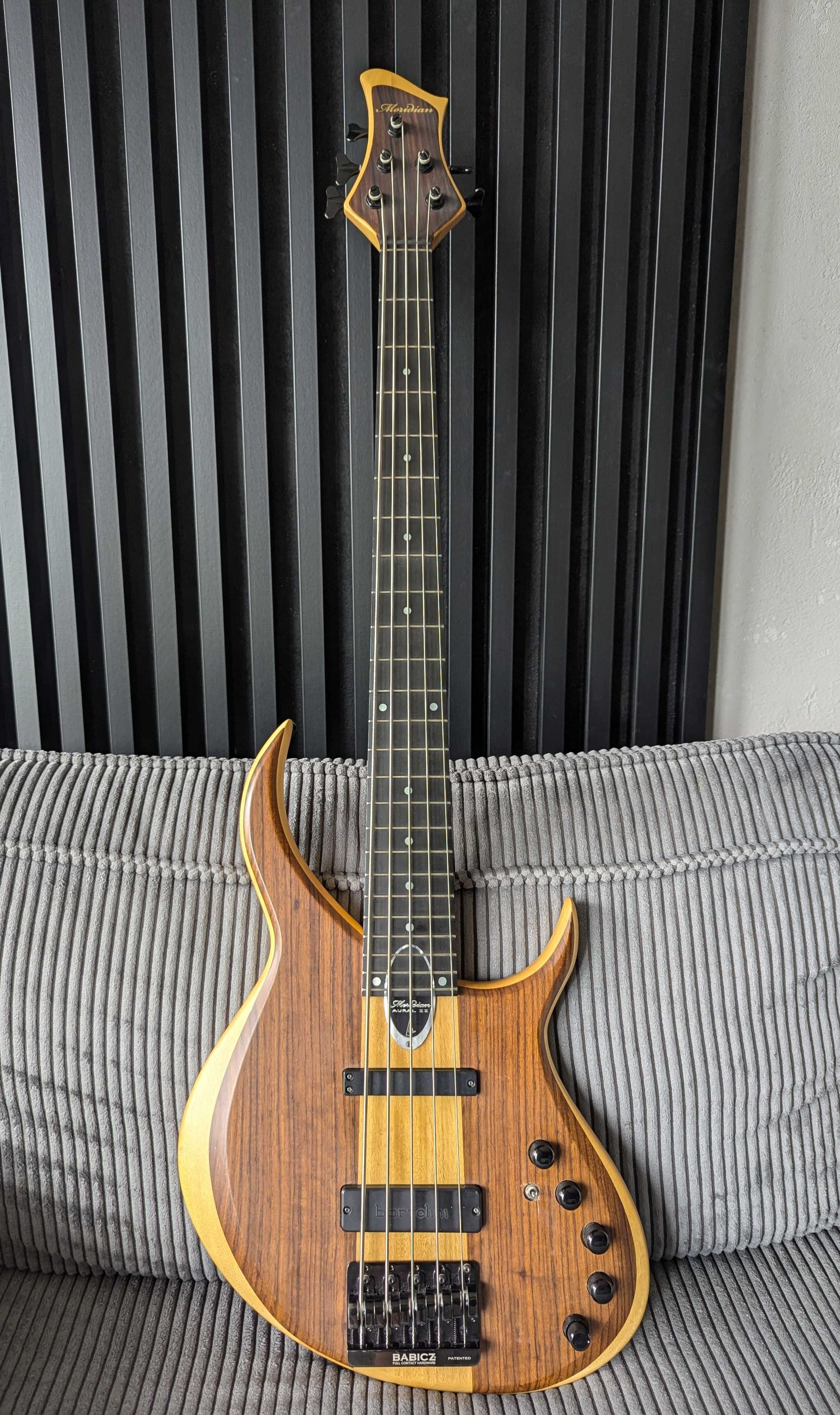 Meridian Aural II - włoski butik