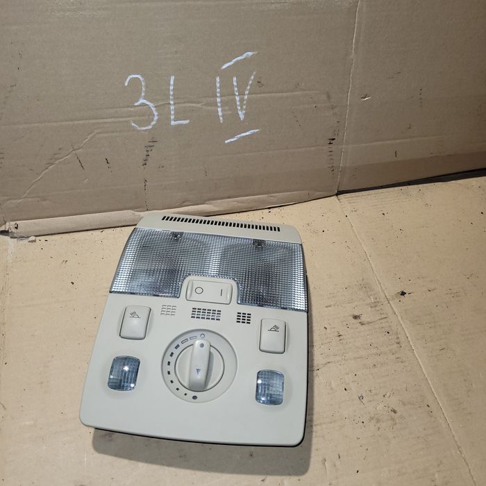 Lampka podsufitki z szyberdachem audi a4 b6 beżowa twist