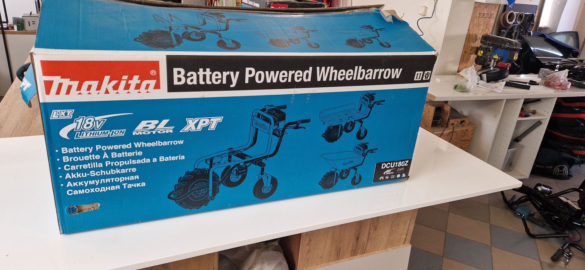 MAKITA DCU180Z  plus platforma BODY akumulatorowy wózek transportowy..