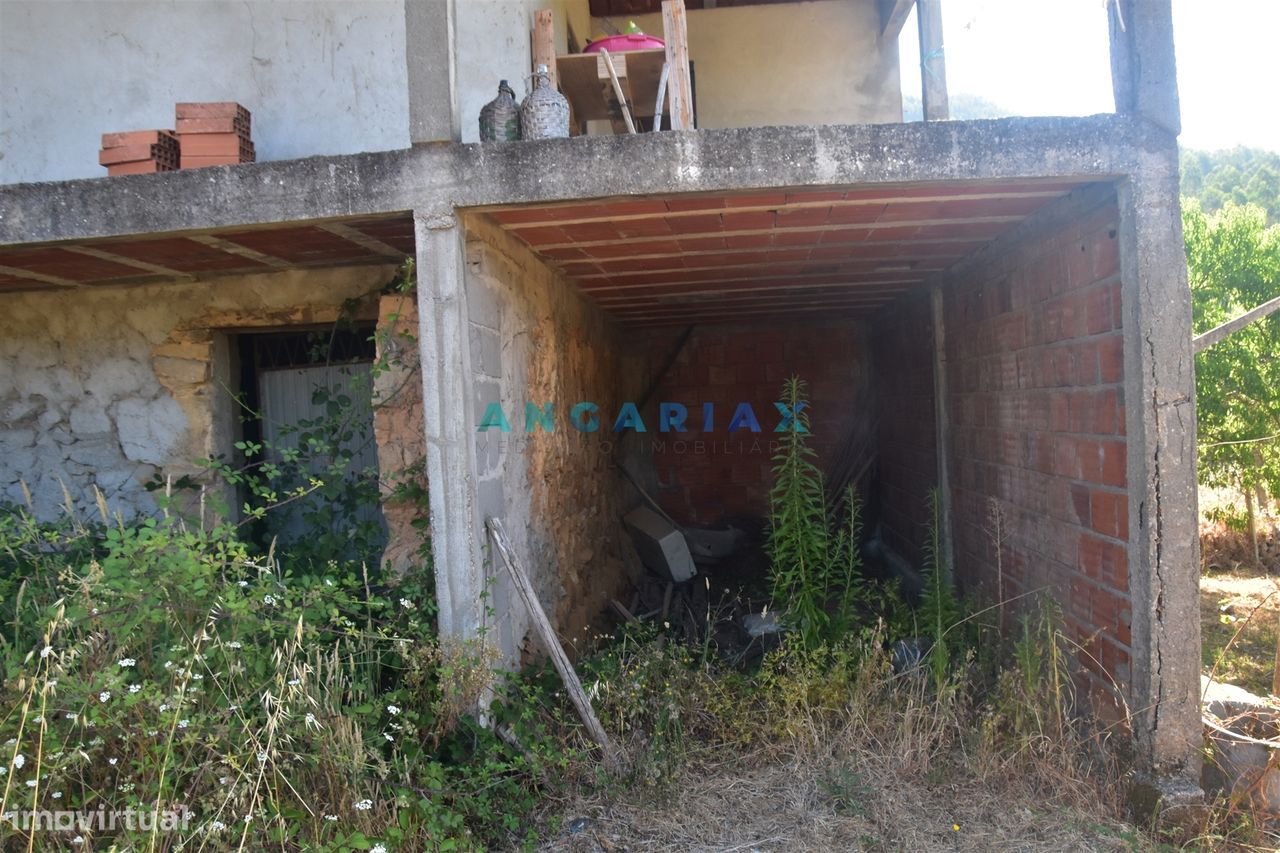 ANG1466 - Casa para Remodelação em Figueiró dos Vinhos