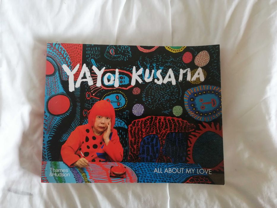 Livro de arte de Yayoi Kusama