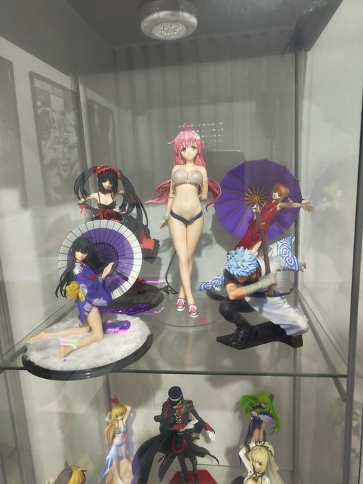 Várias Figuras de Anime