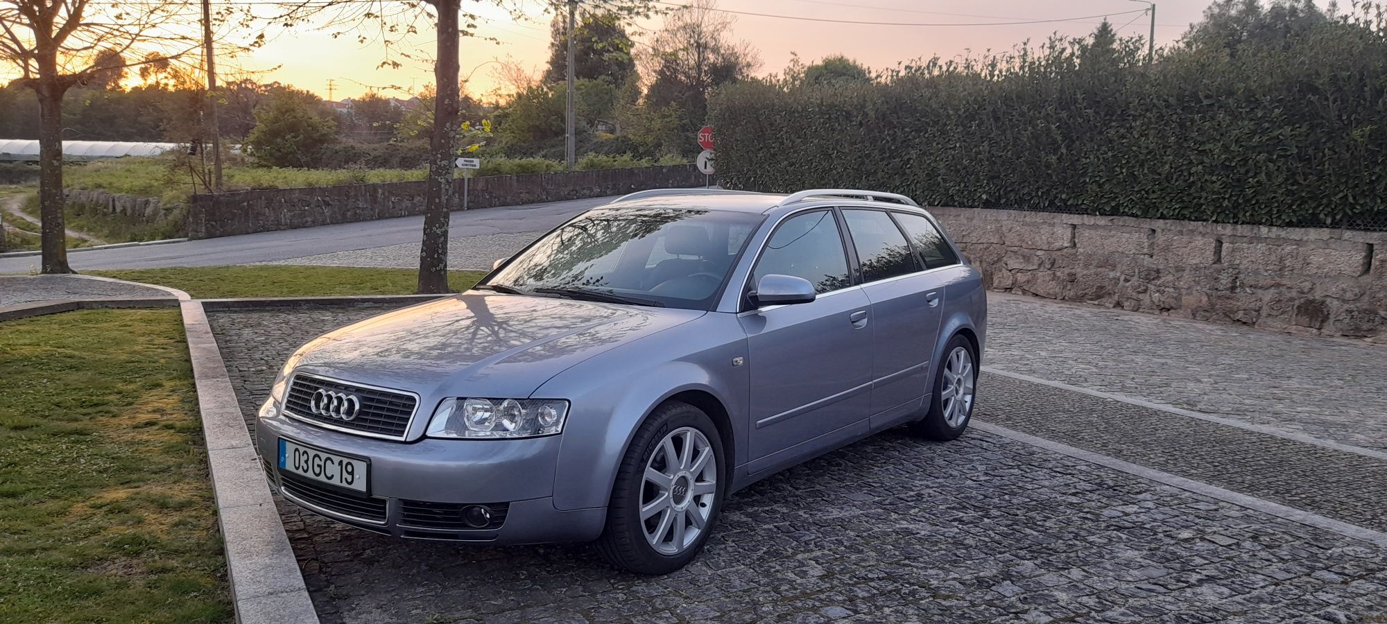 Audi a4 avant 1.9tdi 130CV M6 SLINE 2004