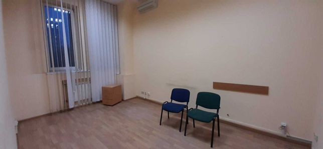 Маленький офіс з меблями та ремонтом 15 м2 біля м Дружби Народів