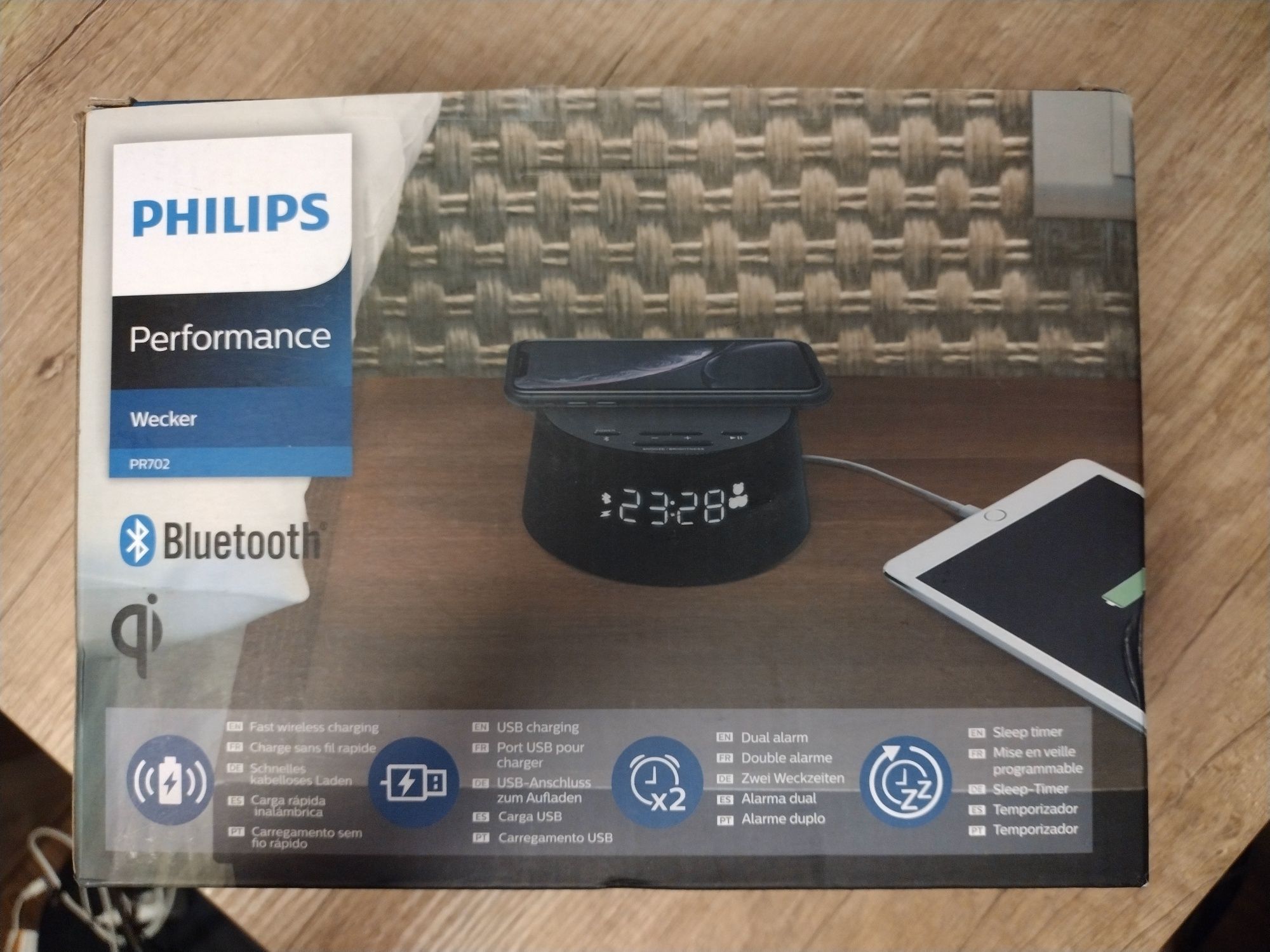 Philips PR702 budzik z funkcją bezprzewodowej ładowarki.