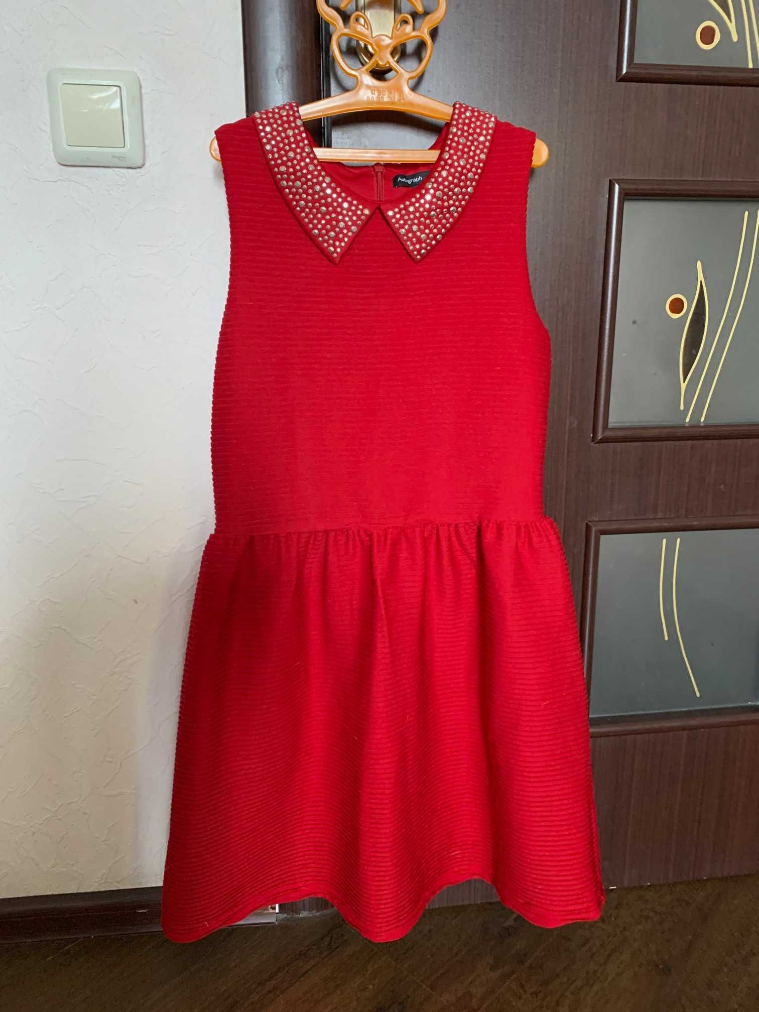 Святкова сукня для дівчинки. Червона сукня.