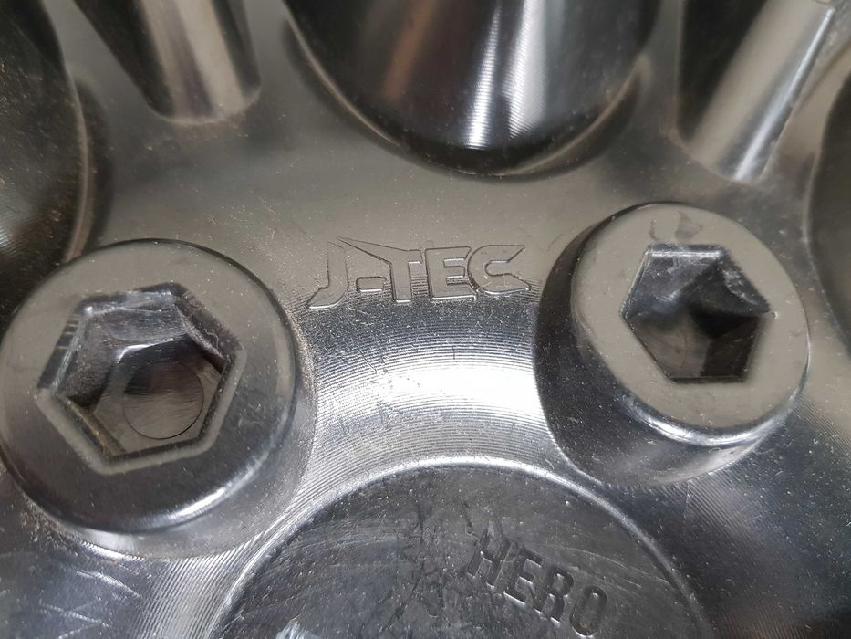 4 шт_Автомобильные колпаки J-Tec Hero GTR R14" /Черно-красные/