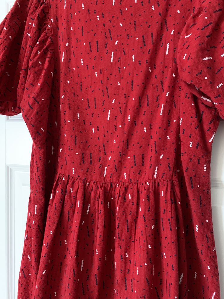 Sukienka muślinowa Diverse XS czerwona bufiaste rękawy rozkloszowana