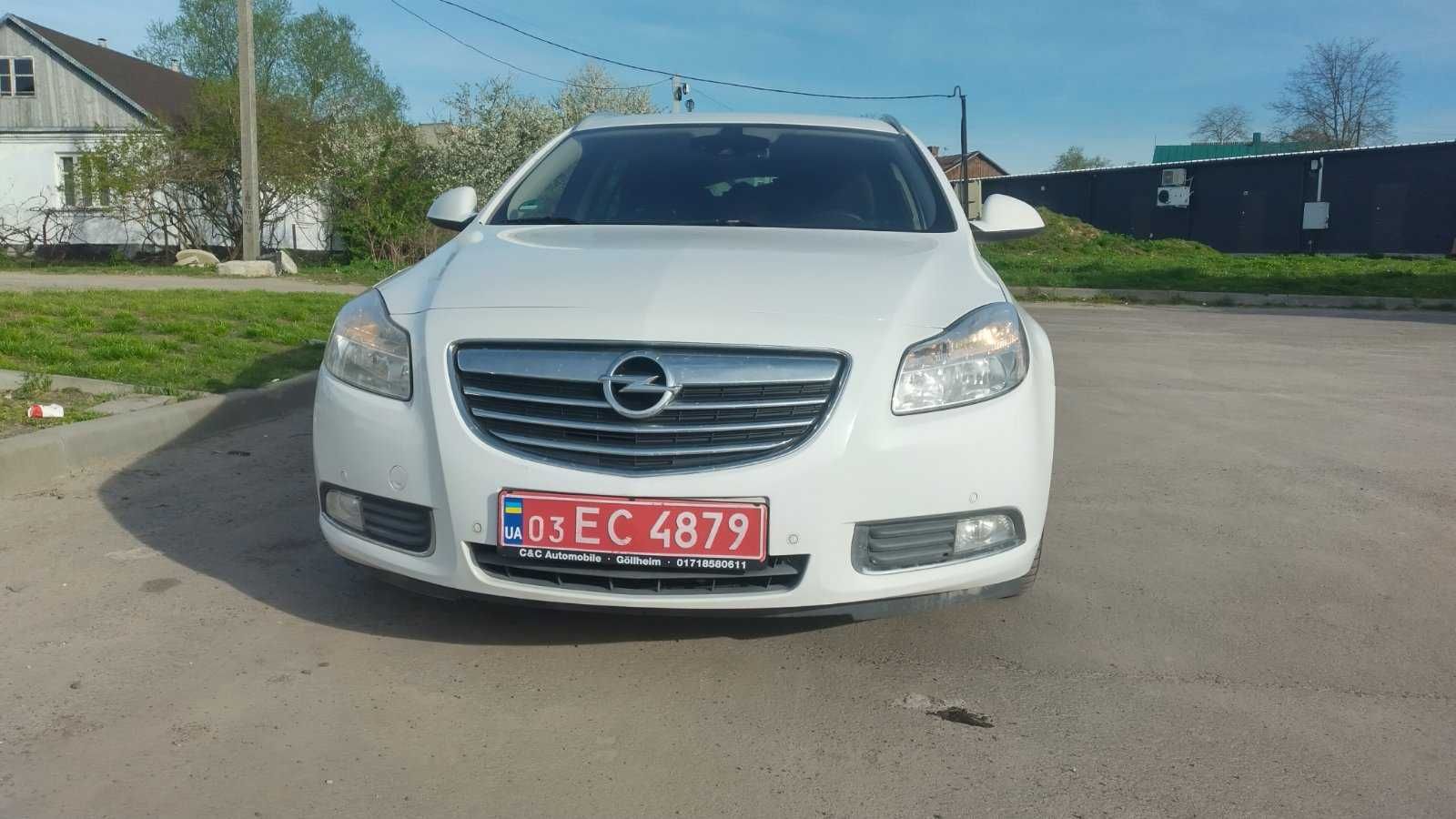 Свіжопригнана Opel Insignia