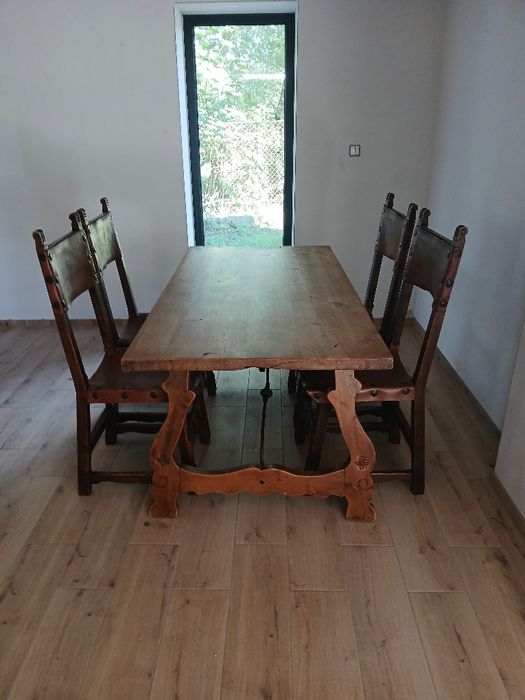 Stół hiszpanski refektarzowy ze skórzanymi krzesłami