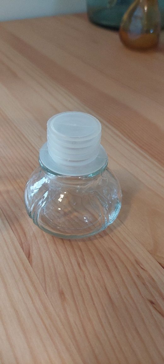 Karafka szklana z zatyczką SOLIDNA