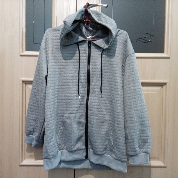 Куртка вітровка жіноча  сірого кольору XL нова