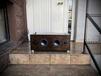 Referencyjny głośnik aktywny w kolorze venge tropikalne 2x35W DIY