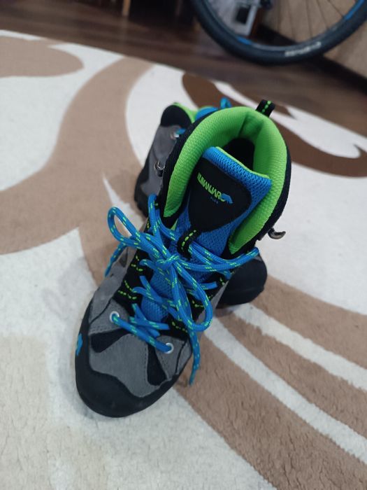 Продам зимові ботинки на хлопчика