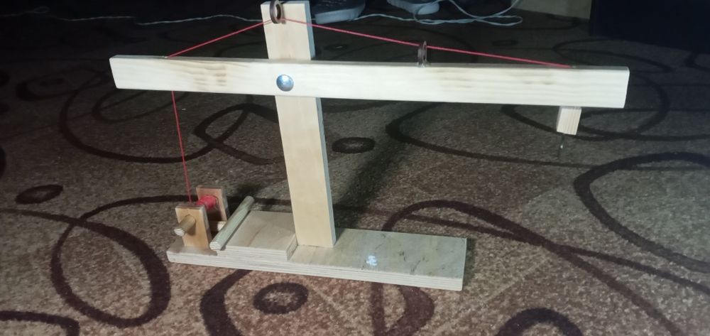 Дерев'яний кран дитяча іграшка або украшения