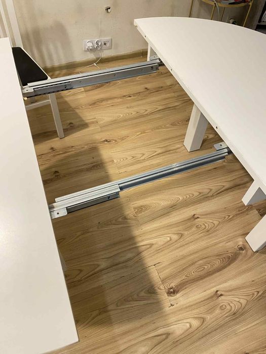 Stół kuchenny bialy rozkladany