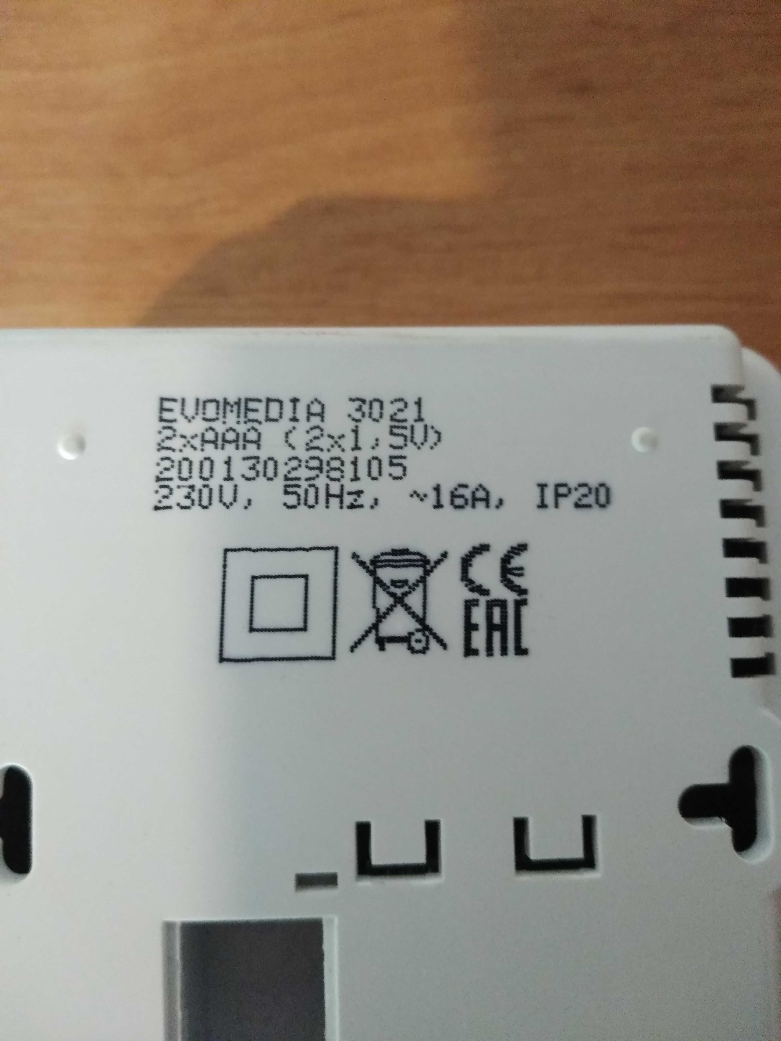 Przewodowy regulator temperatury EVOMEDIA 3021