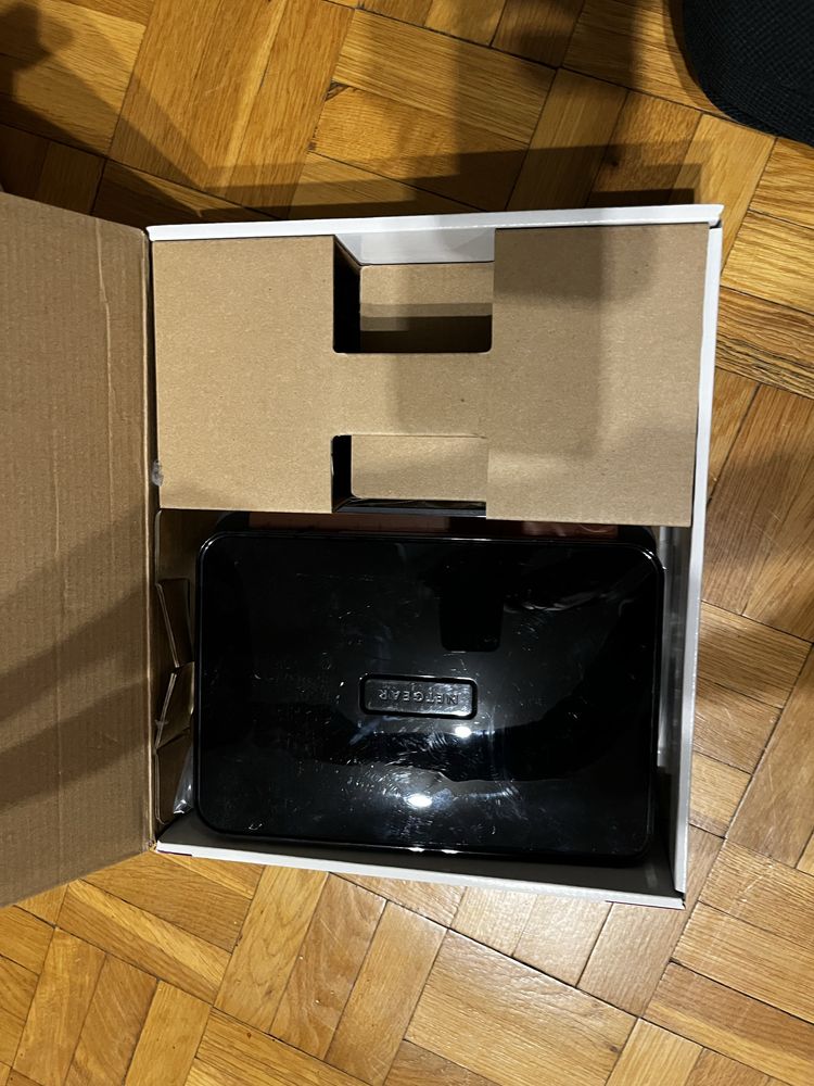 Netgear N750 modem router dsl DGND4000