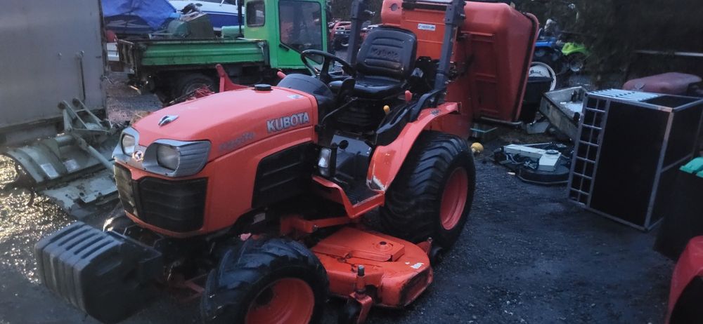 Traktorek wielozadaniowy kubota 2530 4x4 plus kosiarka międzyosiowa