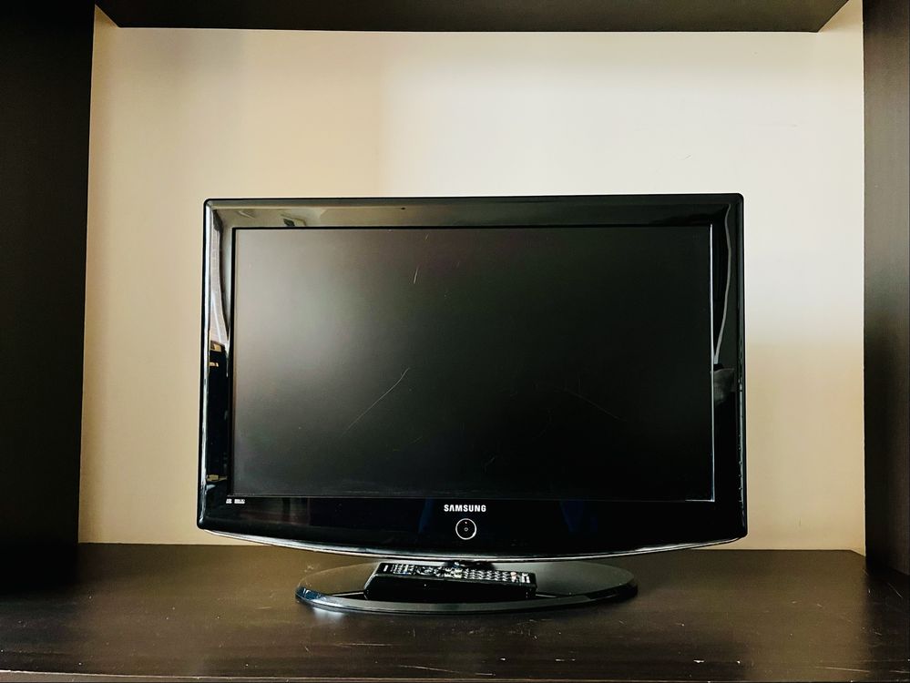 Telewizor Samsung 32” LCD - z opcją DOWOZU
