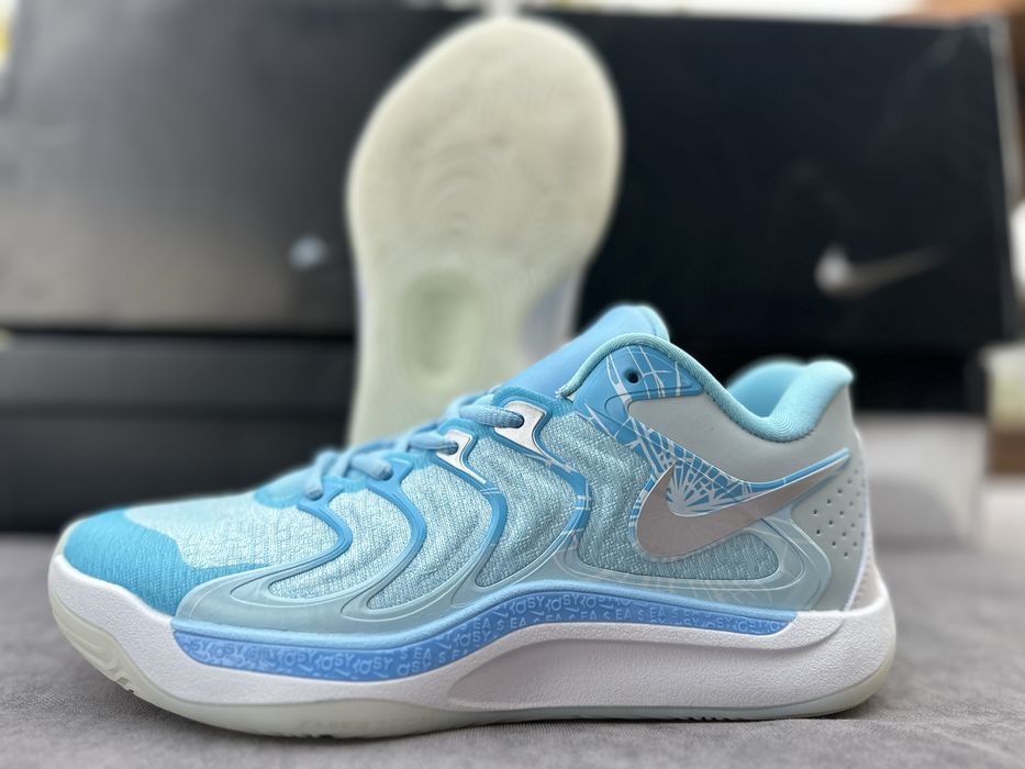 Баскетбольні кросівки Nike Kd 17