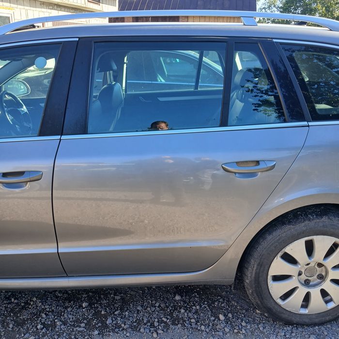 Drzwi lewy tył Skoda Superb II lf8h