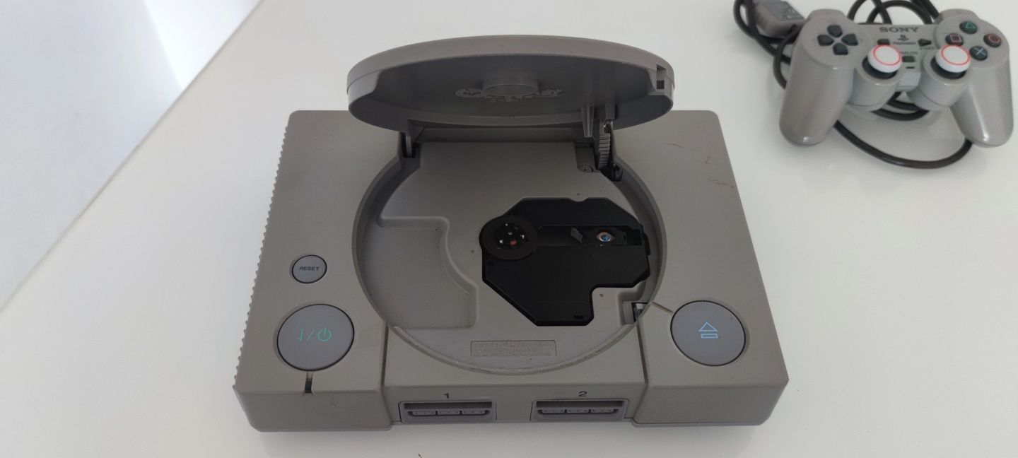 PlayStation 1 - PS1 - Com 1 comando original