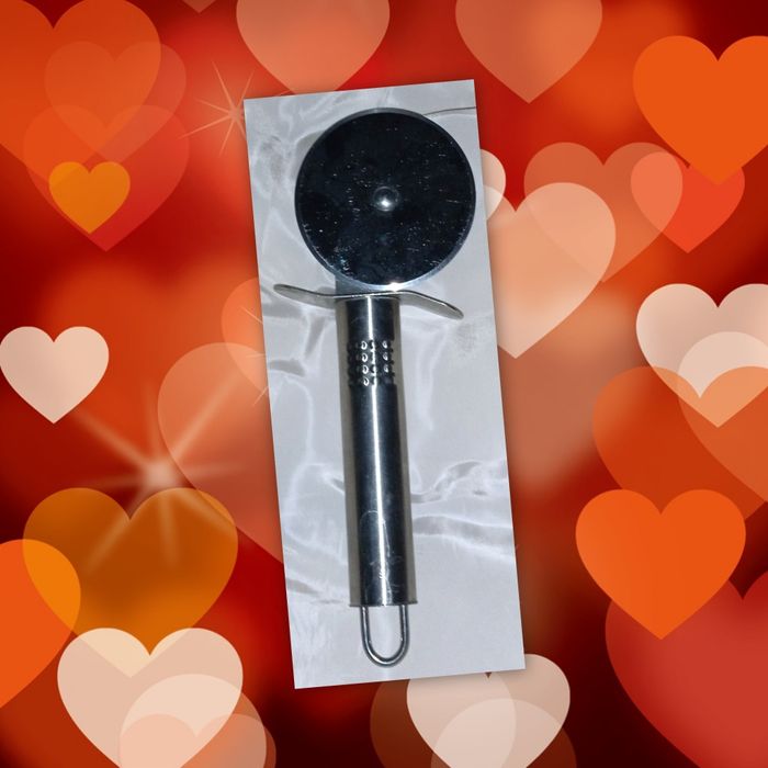 Okrągły Nóż Nożyk Kółko Kółeczko Do Krojenia Pizzy Fackelmann Nirost